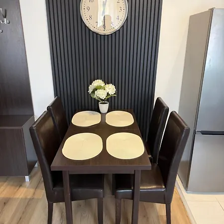 Csip House With Free Private Enclosed Parking Place Apartment *