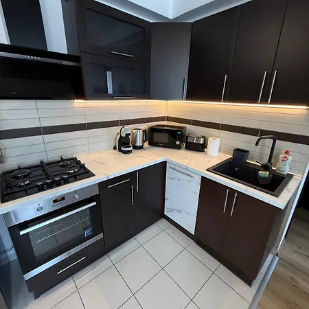 Csip House With Free Private Enclosed Parking Place Mestecǎneşti