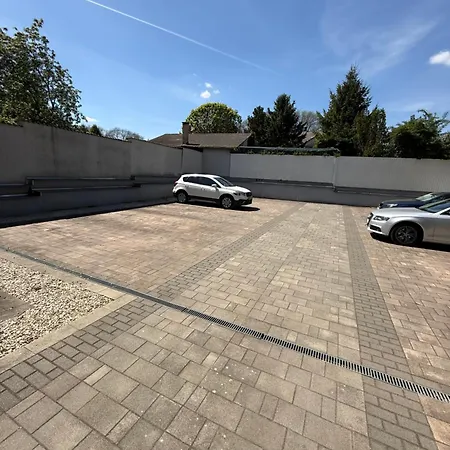 Csip House With Free Private Enclosed Parking Place