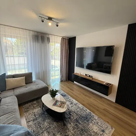 Csip House With Free Private Enclosed Parking Place Apartament *